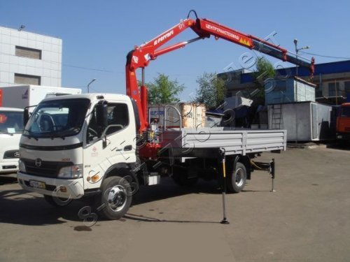 Бортовой HINO 300 с КМУ